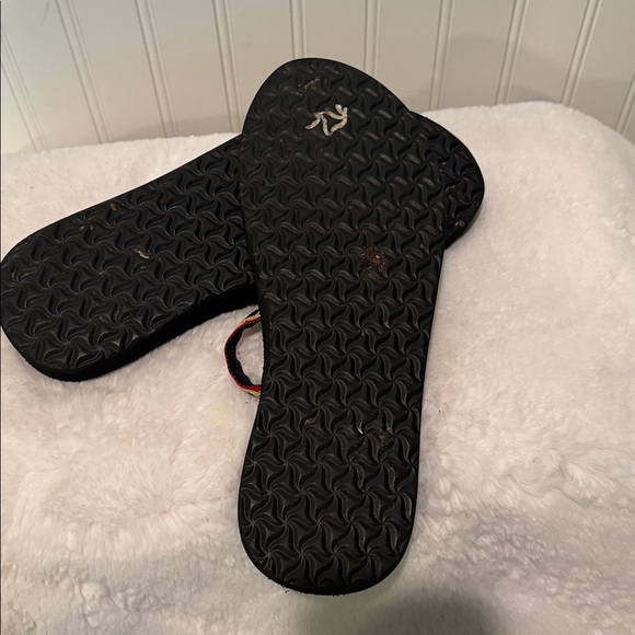 Teva Women’s Olowahu Sandals with Multi Colored Straps Size 7 - Picture 3 of 3